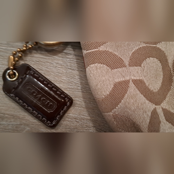 Coach wristlet - Picture 5 of 5